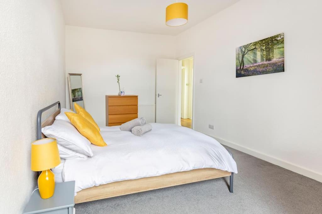 Apartment Spacious Stylish Centraly Located Flat Near Largs